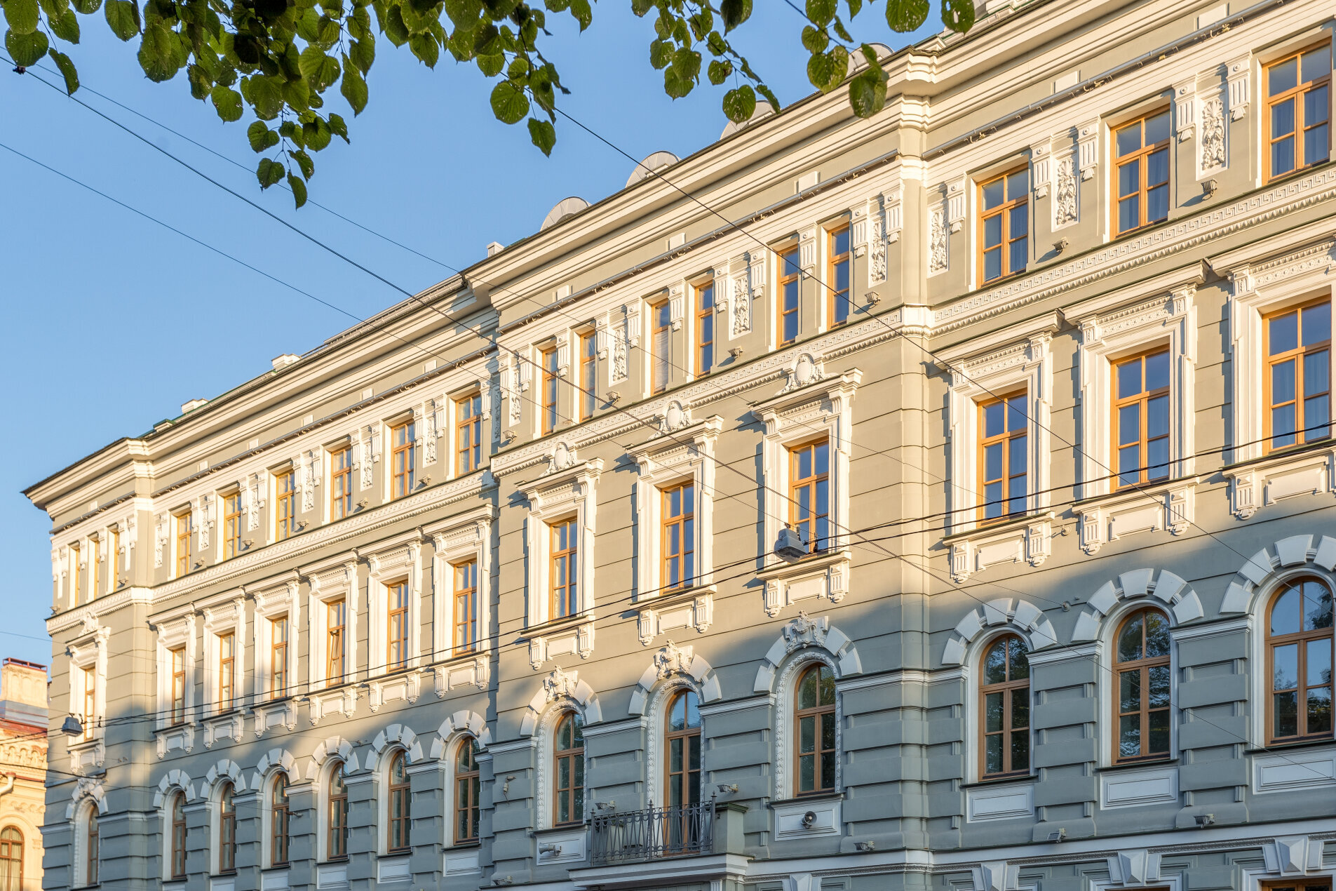 Детали фасада 'Дом Монферран' Конногвардейский б-р, 5