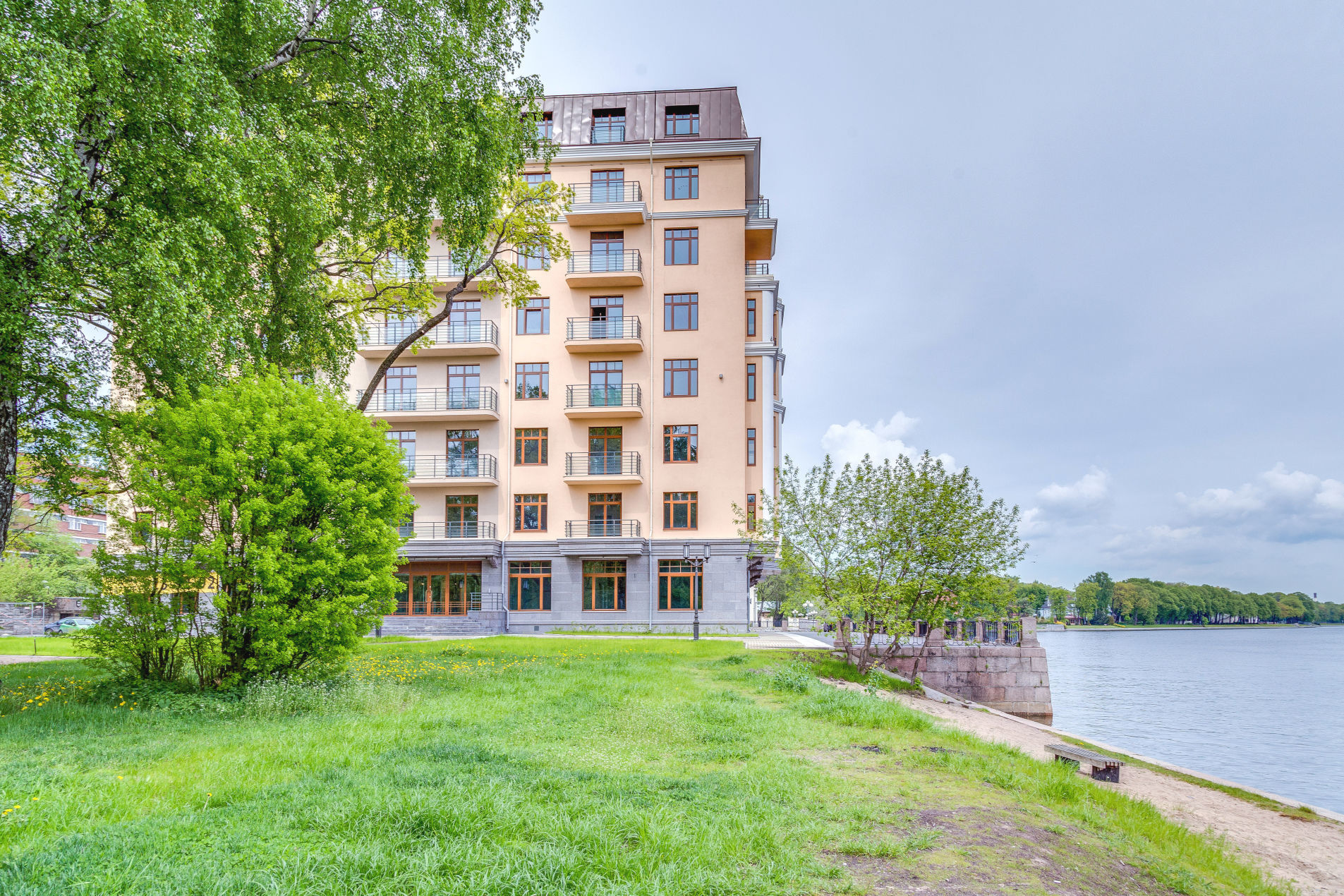 Дом на набережной Малой Невки 'Brilliant House' Динамо пр., 6