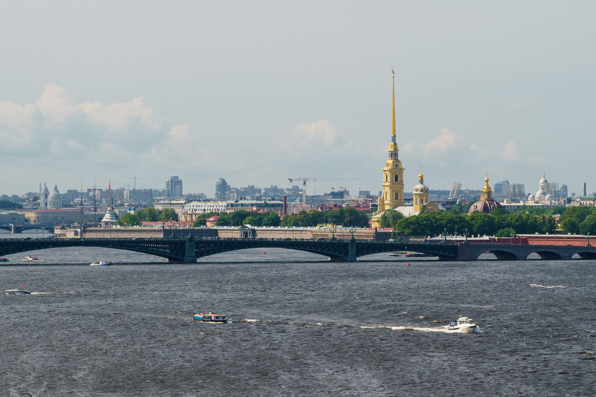 Роскошный вид на Неву и разводные мосты 'Приоритет' Воскресенская наб., 32А