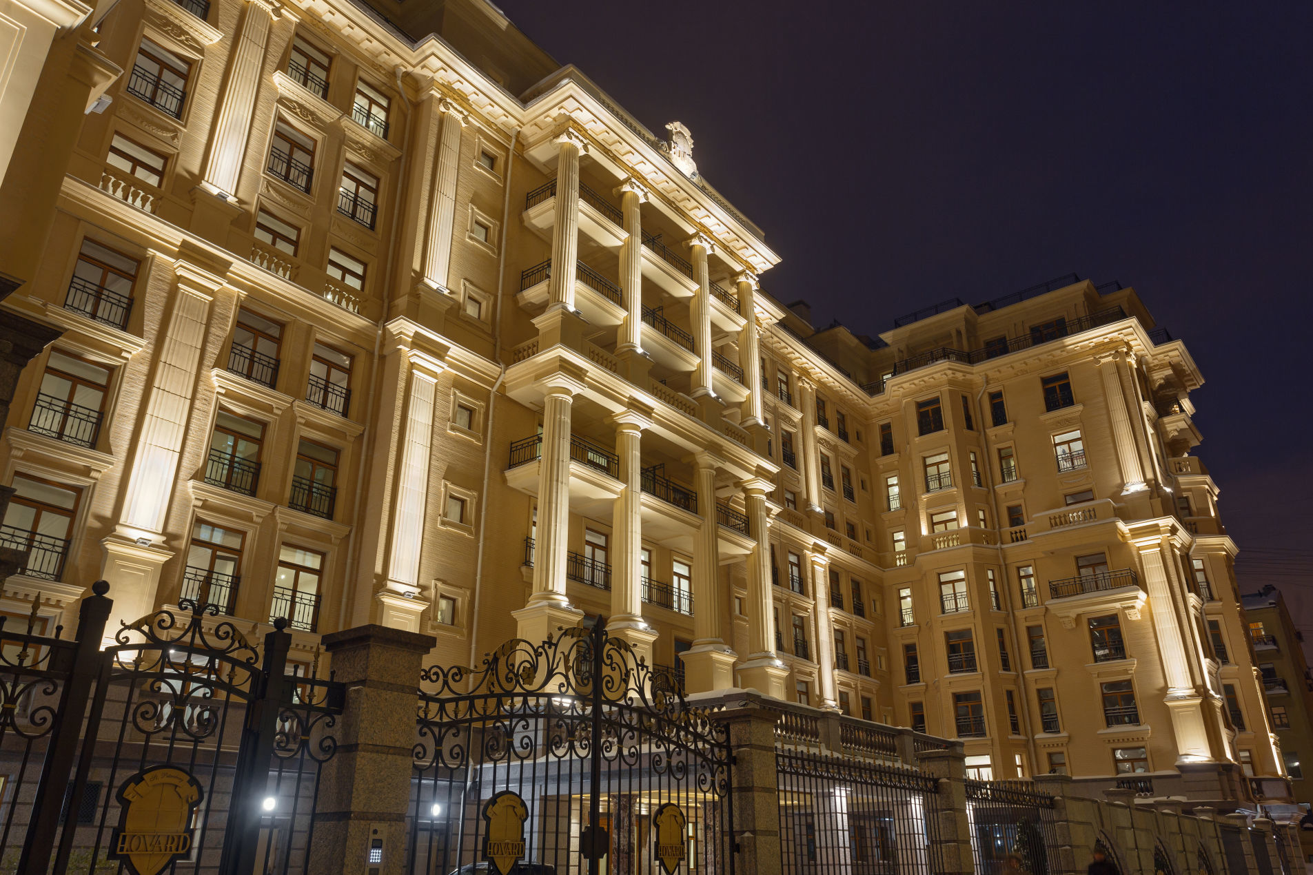 Огни фасада 'Фонтанка, 76. Hovard Palace' Фонтанки наб., 76, корп. 2 Огни фасада 'Фонтанка, 76. Hovard Palace' Фонтанки наб., 76, корп. 2