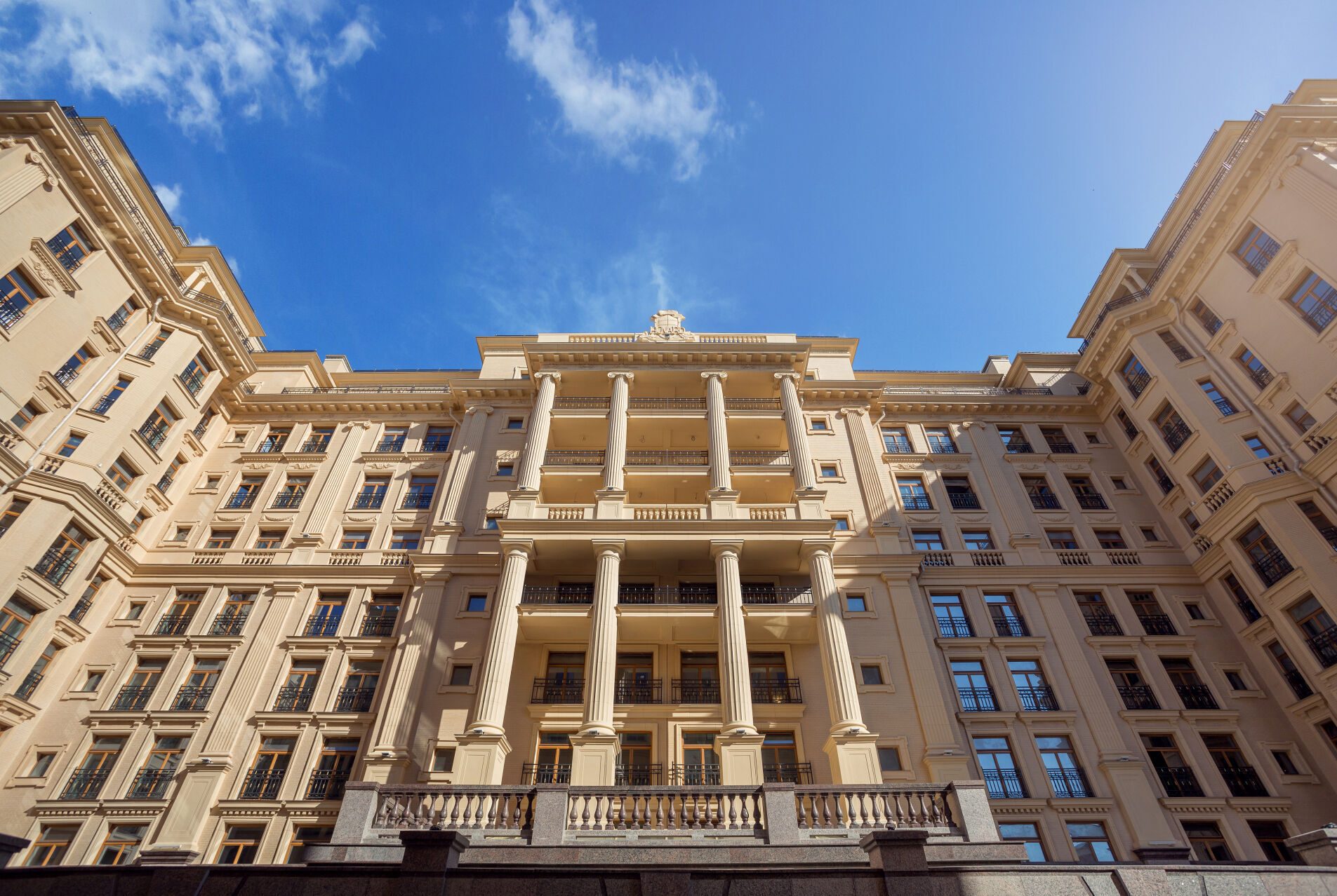 Торжественный фасад 'Фонтанка, 76. Hovard Palace' Фонтанки наб., 76, корп. 2 Торжественный фасад 'Фонтанка, 76. Hovard Palace' Фонтанки наб., 76, корп. 2