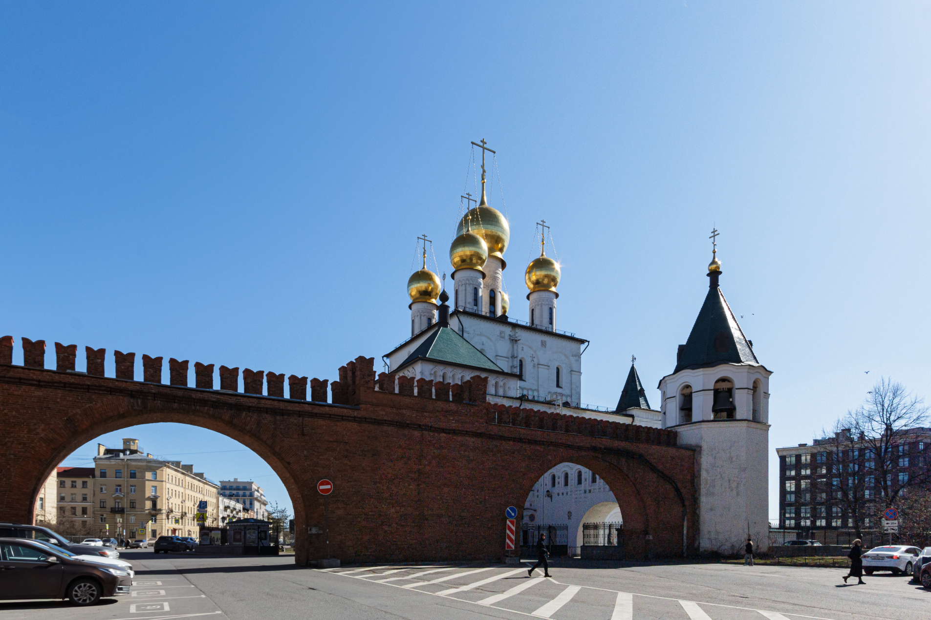 'Полтавский 2' Полтавский прд., 2