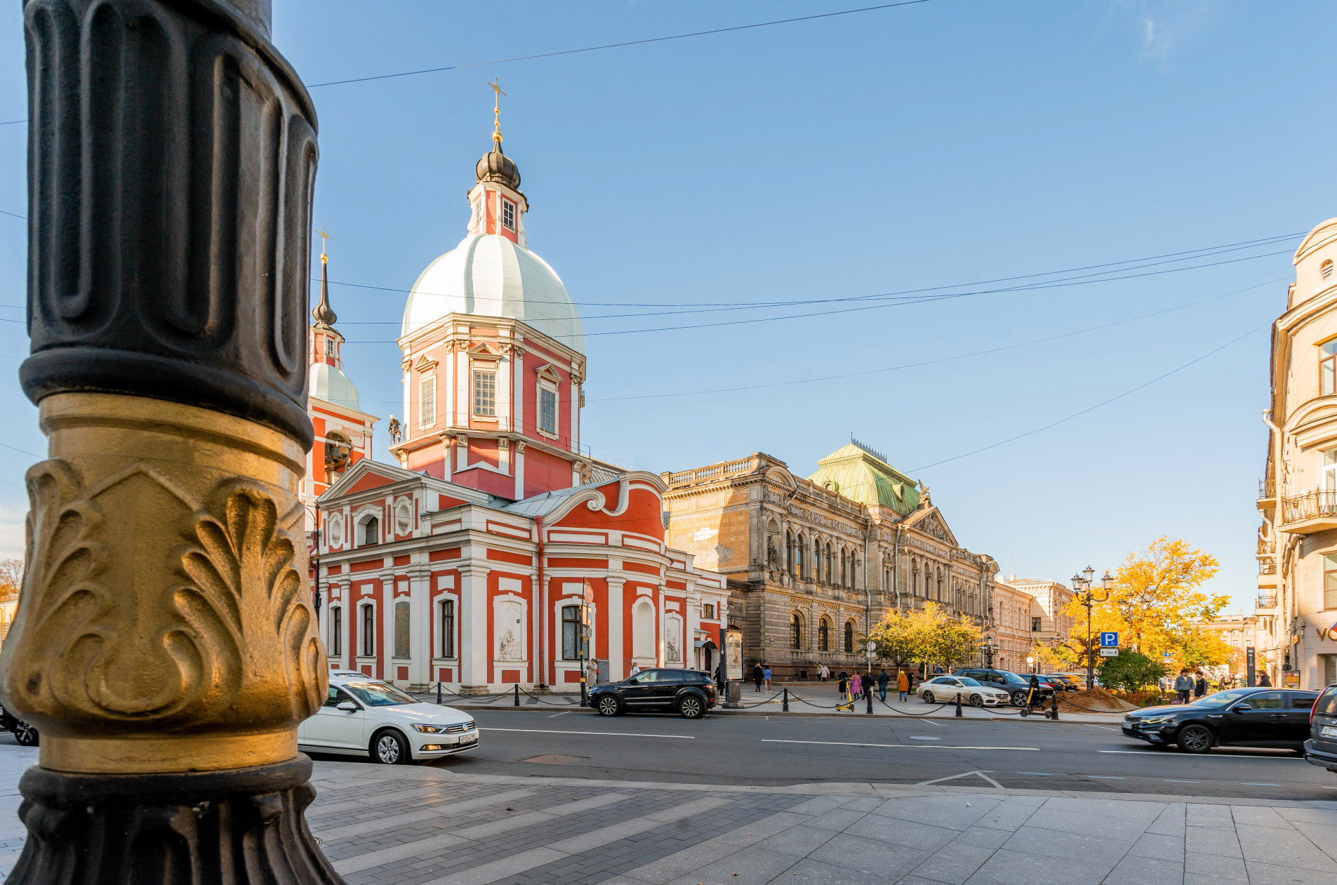 В самом центре 'Доходный дом Ратькова-Рожнова' Пестеля 13-15