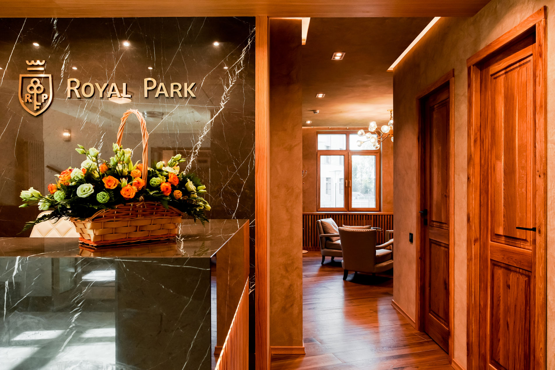 Дизайнерское оформление холла 'Royal Park' Петровский пр., 2 Дизайнерское оформление холла 'Royal Park' Петровский пр., 2