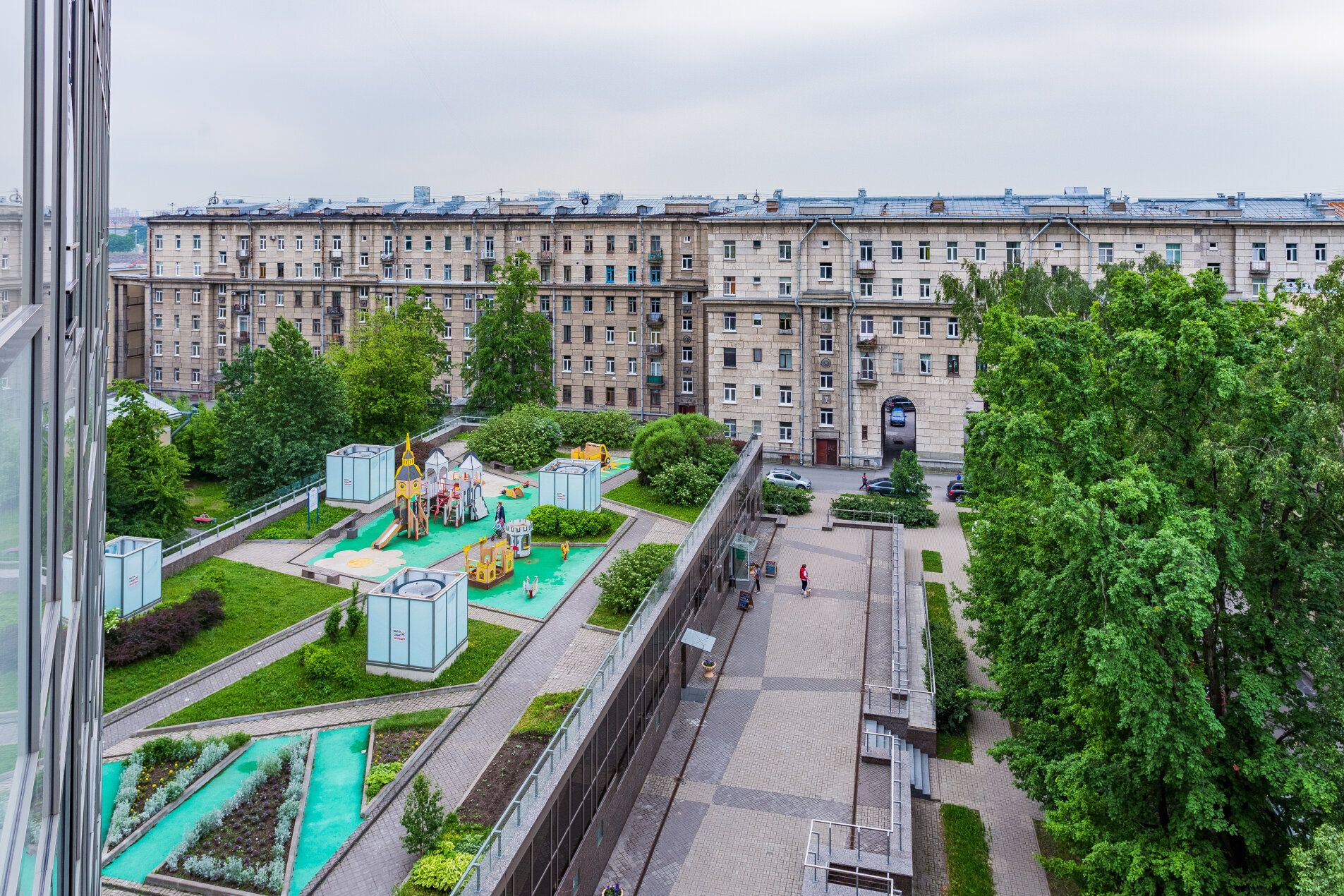 Своя территория с детской площадкой на стиллобате 'Космос' Юрия Гагарина пр., 7 Своя территория с детской площадкой на стиллобате 'Космос' Юрия Гагарина пр., 7