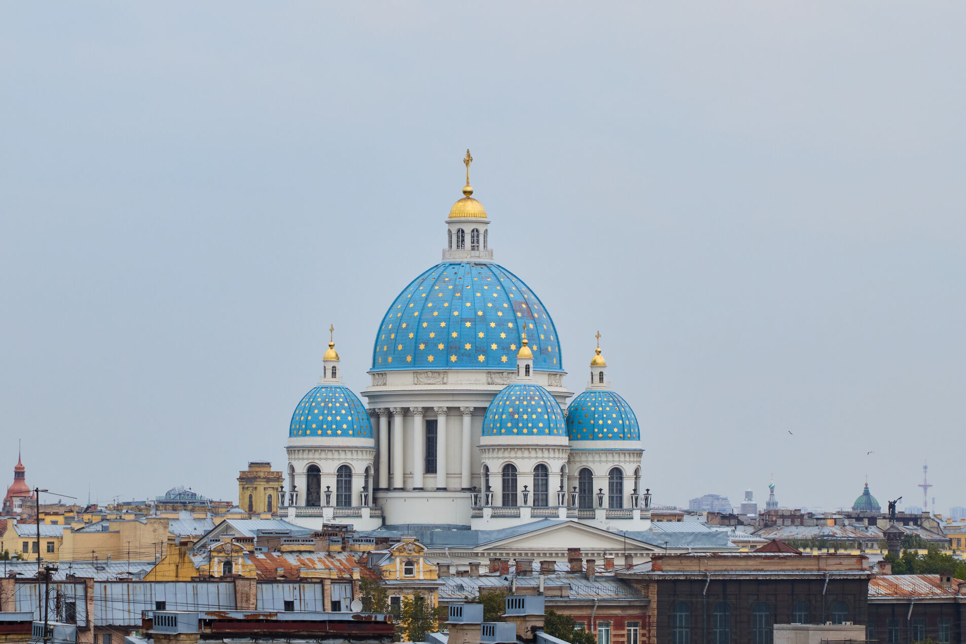 Вид из квартир на Троицкий собор 'Созидатели' 12-я Красноармейская ул., 26 Вид из квартир на Троицкий собор 'Созидатели' 12-я Красноармейская ул., 26