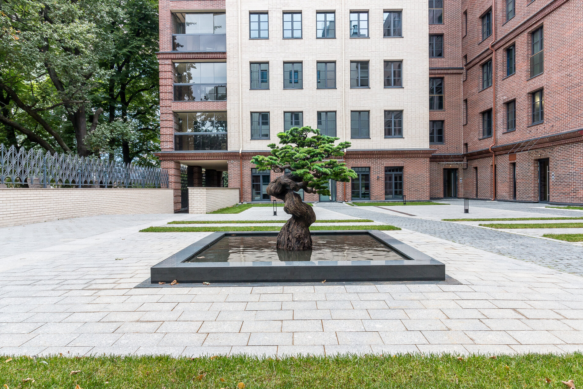 'Manhattan' 13-я Линия В.О., 50