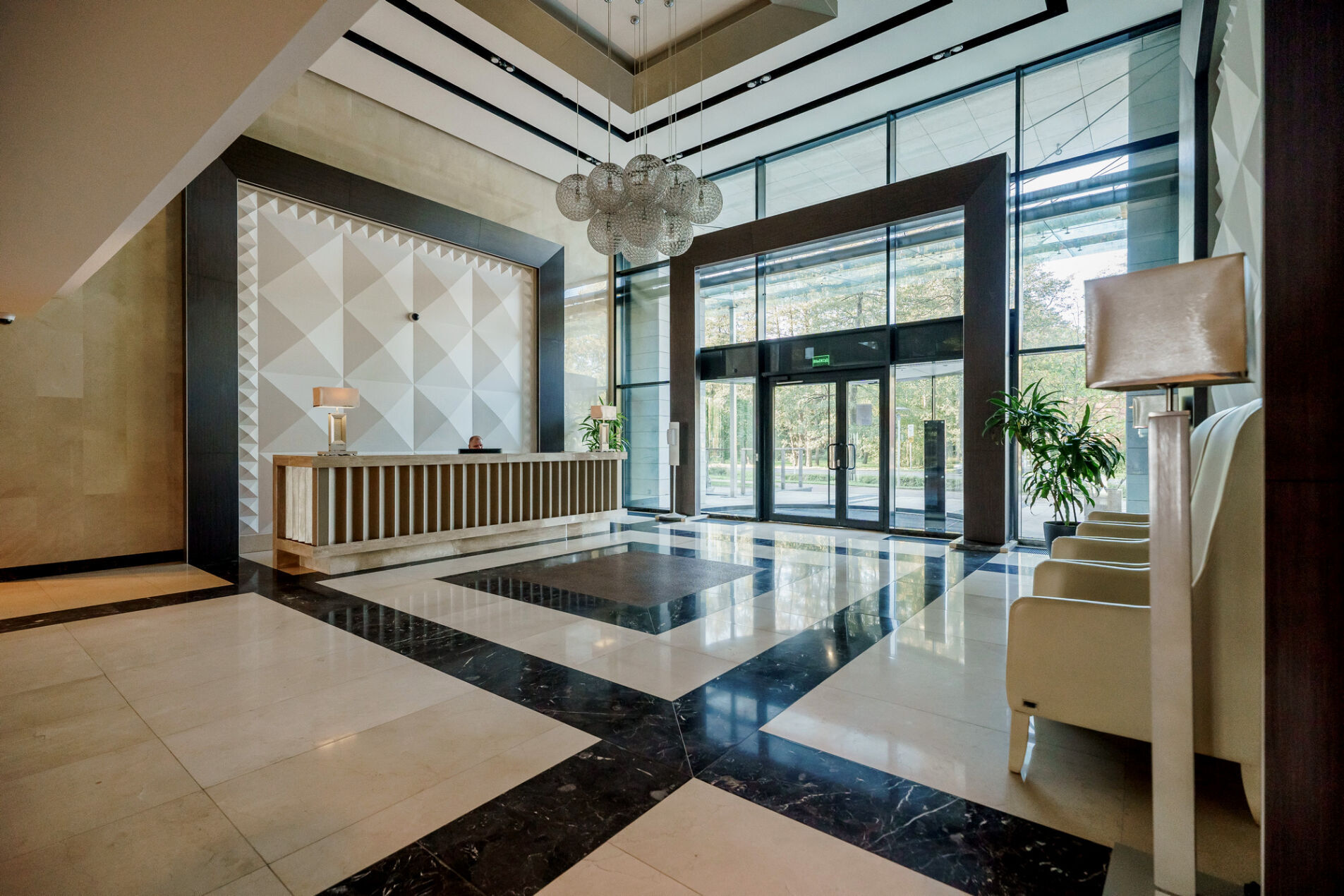 Главный холл 'Crystal' Приморское ш., 424 Главный холл 'Crystal' Приморское ш., 424