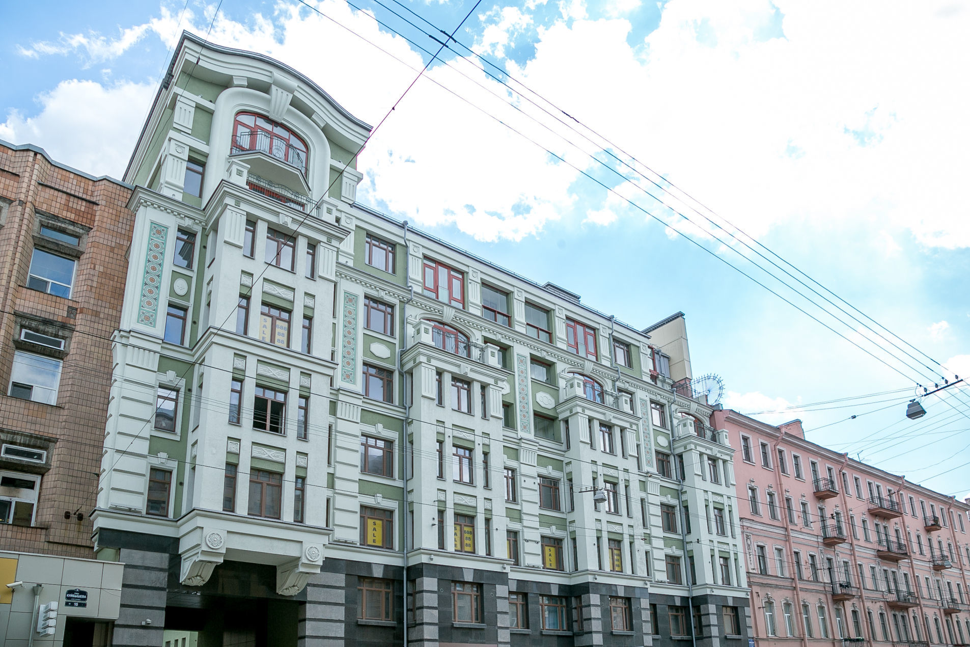 Парадный фасад 'Дом на Дворянской' Куйбышева ул., 13 Парадный фасад 'Дом на Дворянской' Куйбышева ул., 13