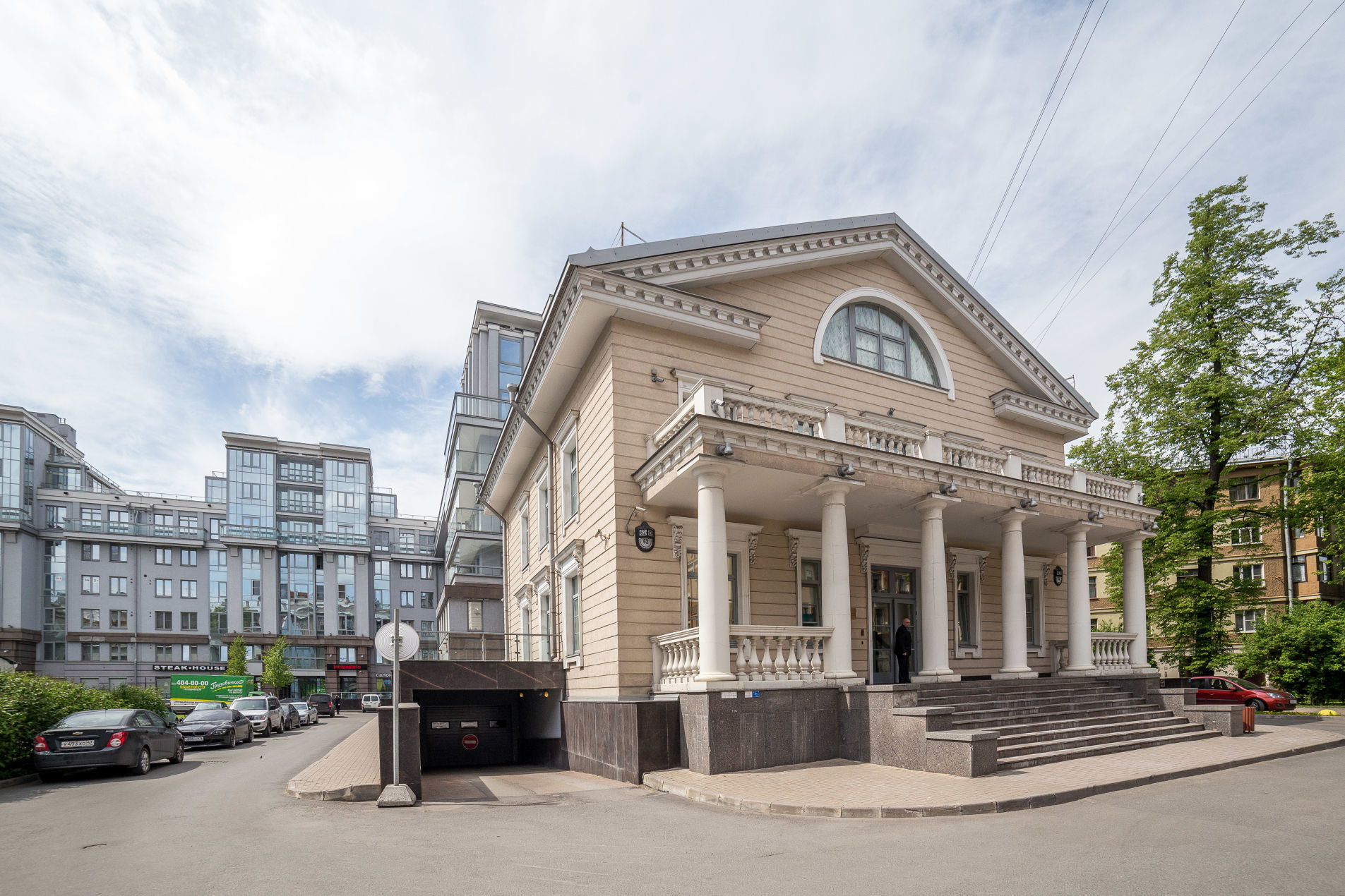 Торец дома заканчивается чудным особняком 'Каменноостровская коллекция, 62' Каменноостровский пр., 62 Торец дома заканчивается чудным особняком 'Каменноостровская коллекция, 62' Каменноостровский пр., 62