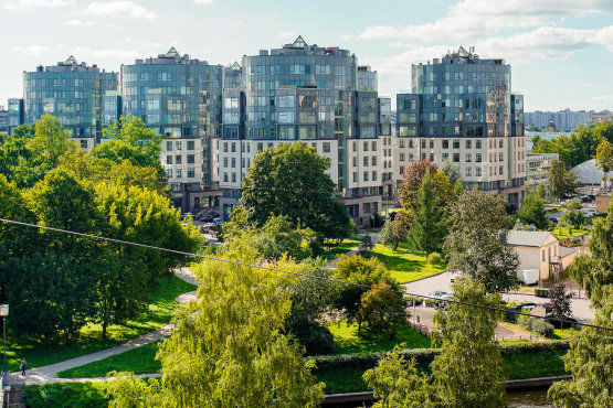 Прямо в парке Петровского острова «Петровский, 14» Петровский пр., 14