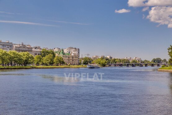 Река Средняя Невка 'Мартынова, 18' Мартынова наб, д. 16